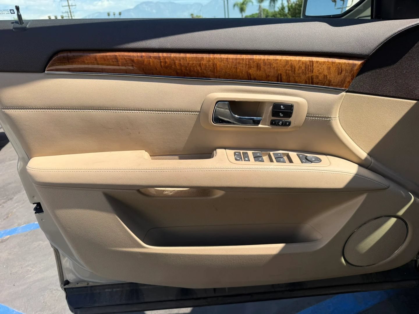 Used 2008 Cadillac SRX 2WD V8 w/ Utility Package image 9