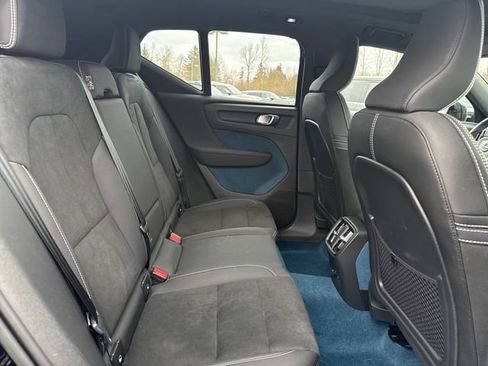 Used 2023 Volvo XC40 Recharge Ultimate AWD/4WD image 10