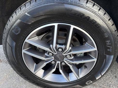 Used 2022 Jeep Grand Cherokee Limited image 9