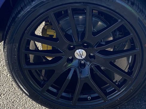Used 2022 Maserati Levante Modena AWD/4WD image 8