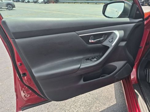 Used 2017 Nissan Altima 2.5 SV w/ Convenience Package FWD image 13