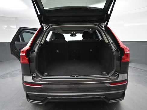 Used 2025 Volvo XC60 B5 Plus w/ Climate Package AWD/4WD image 18