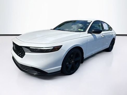Used 2023 Honda Accord Sport image 3
