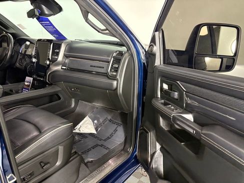 Used 2024 RAM 2500 Limited image 33