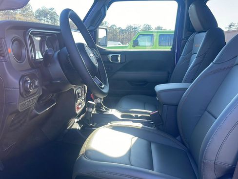 New 2026 Jeep Gladiator Mojave image 14