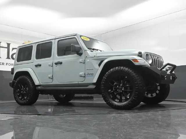 Used 2024 Jeep Wrangler Unlimited Sahara w/ Technology Group AWD/4WD image 2