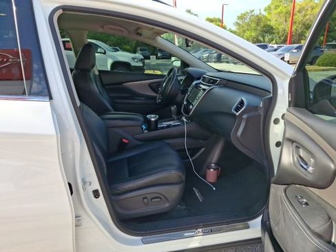 Used 2022 Nissan Murano SV w/ SV Midnight Edition Package image 22