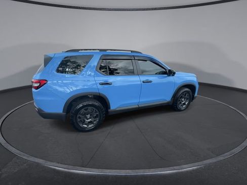 Used 2025 Honda Pilot TrailSport image 16