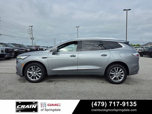 Used 2023 Buick Enclave Avenir w/ Avenir Technology Package AWD/4WD image 4