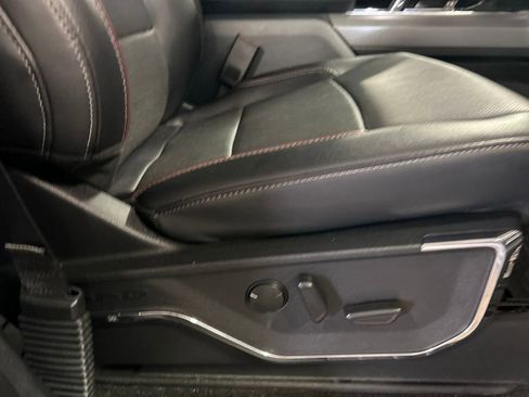 Used 2022 Ford F150 Lariat w/ Max Trailer Tow Package image 45