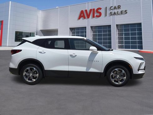 Used 2025 Chevrolet Blazer LT FWD image 5