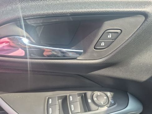 New 2026 Chevrolet Trax RS w/ Sunroof Package FWD image 11