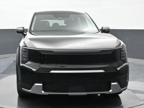 Used 2024 Kia EV9 Light image 3