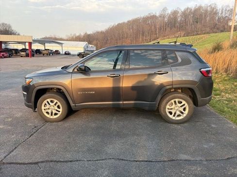 Used 2018 Jeep Compass Sport w/ Tech Group image 6