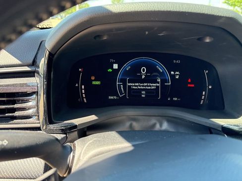 Used 2025 Toyota Camry SE FWD image 15