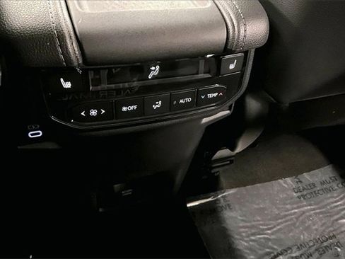 Used 2025 Toyota Grand Highlander AWD Hybrid image 30