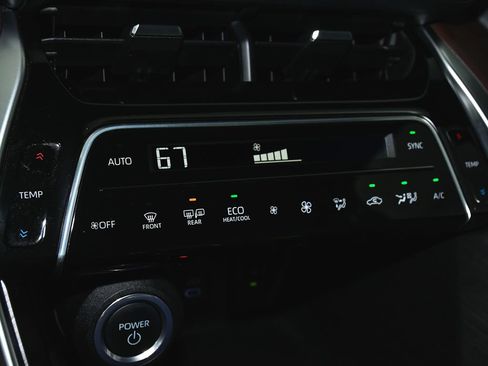 Used 2023 Toyota Venza Limited AWD/4WD image 30