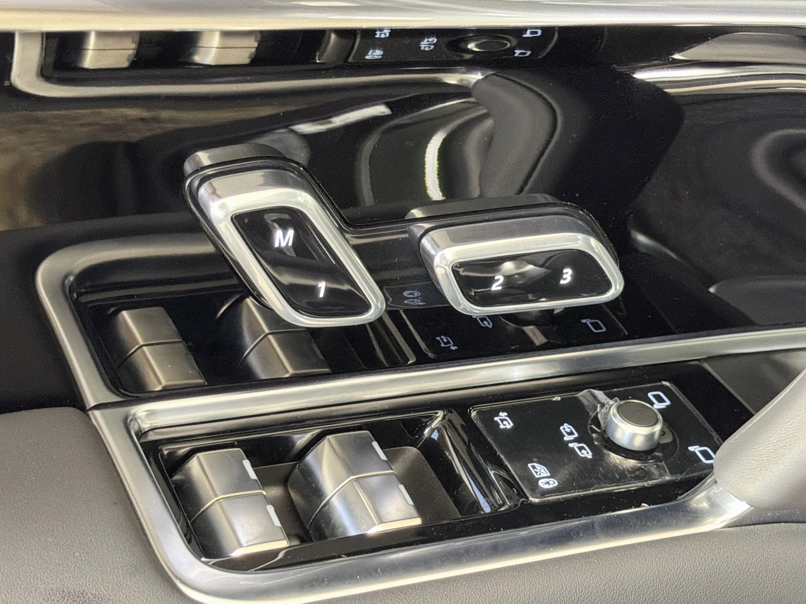 New 2026 Land Rover Range Rover SE AWD/4WD image 24