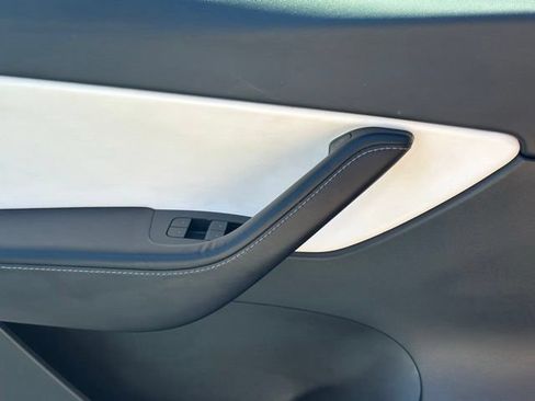 Used 2022 Tesla Model Y Performance AWD/4WD image 14
