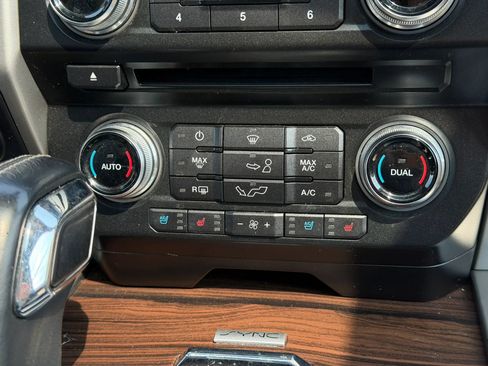 Used 2016 Ford F150 Lariat w/ Equipment Group 502A Luxury AWD/4WD image 45