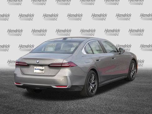 Used 2026 BMW 540i xDrive image 9