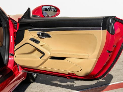 Used 2017 Porsche 718 Boxster image 32