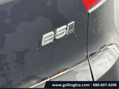 Used 2025 Volvo XC40 B5 Plus image 8