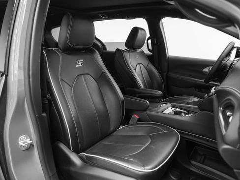 Used 2023 Chrysler Pacifica Limited w/ S Appearance Package FWD image 21