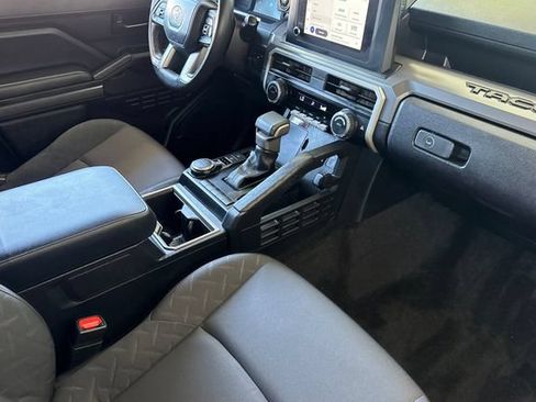 Used 2024 Toyota Tacoma SR5 w/ SR5 Upgrade Package AWD/4WD image 15