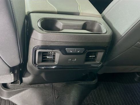 Used 2025 Chevrolet Silverado 2500 ZR2 image 28