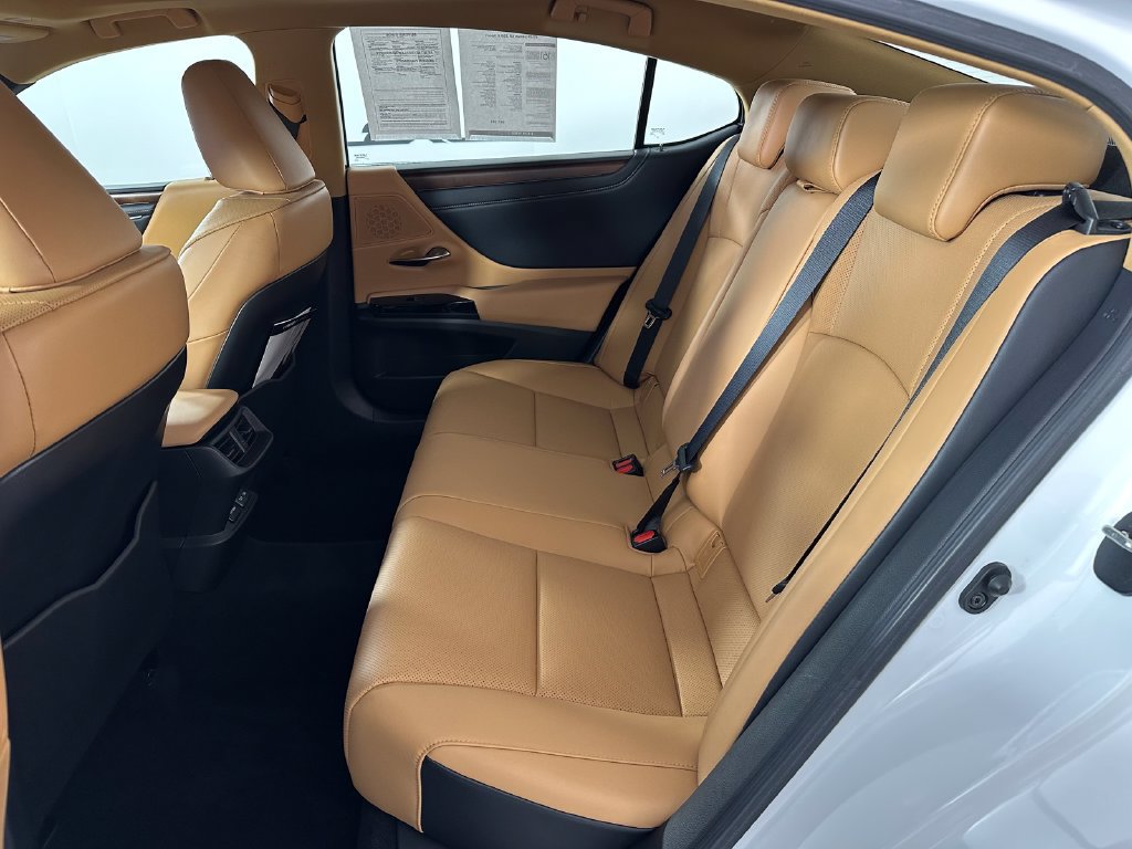 Used 2025 Lexus ES 350 w/ Accessory Package (Z2) FWD image 19