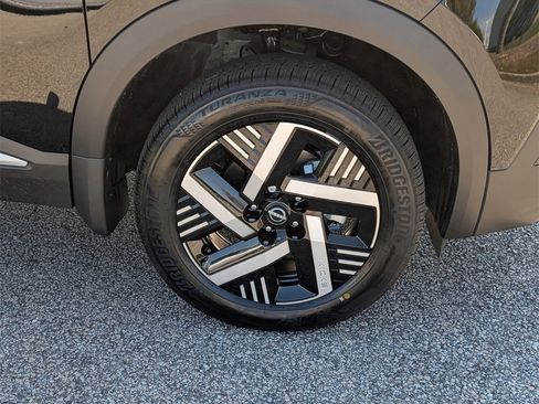 New 2026 Nissan Kicks SV image 11