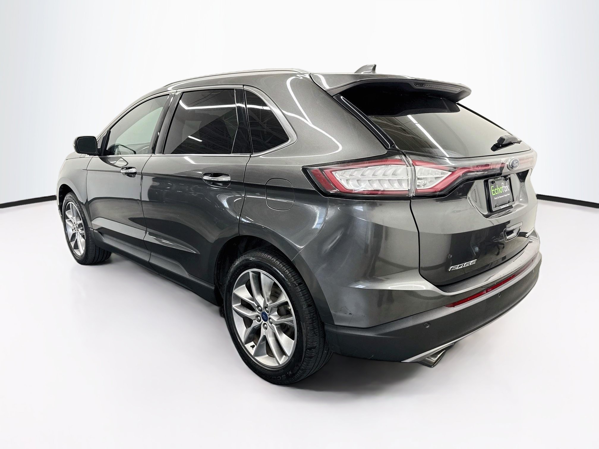 Used 2015 Ford Edge Titanium w/ Technology Package FWD image 5