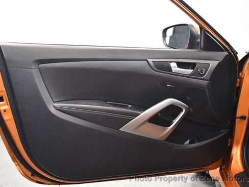 Used 2016 Hyundai Veloster Turbo image 7