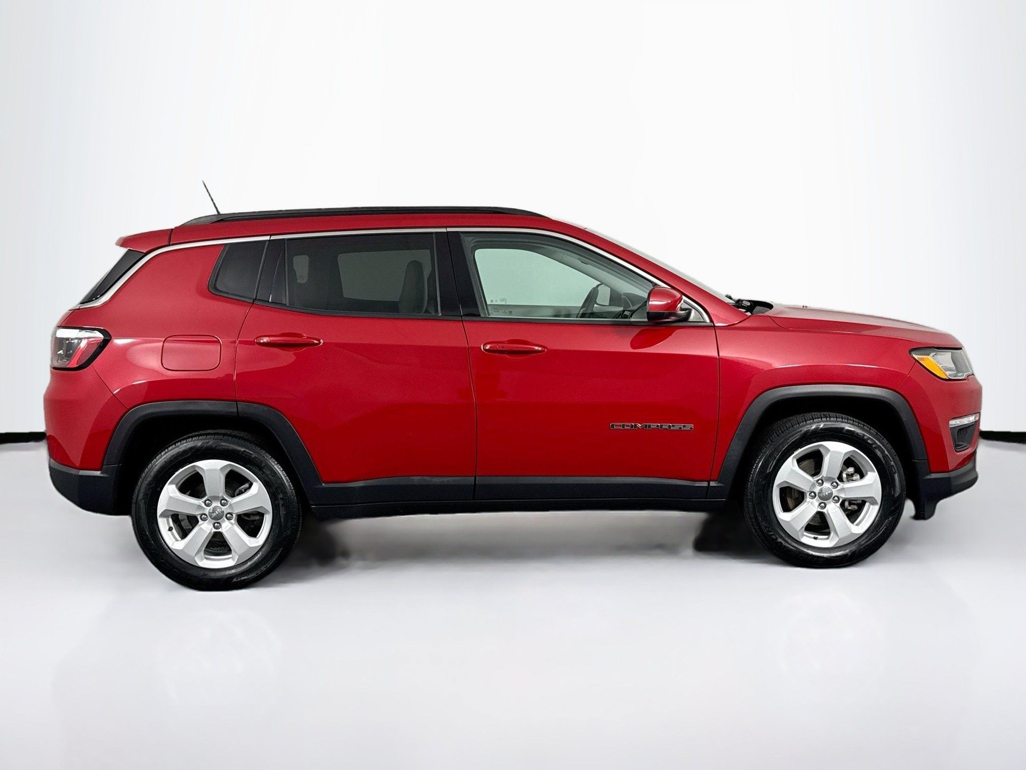 Used 2021 Jeep Compass Latitude FWD image 16