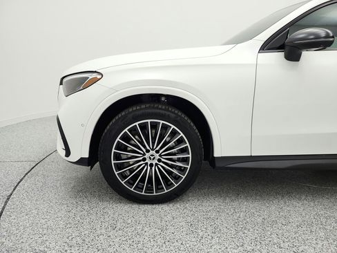 Certified 2025 Mercedes-Benz GLC 300 4MATIC image 24