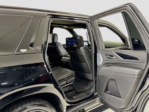 Used 2023 Cadillac Escalade V w/ LPO, ONYX Package AWD/4WD image 32