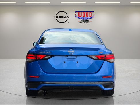 Used 2025 Nissan Sentra SR FWD image 3