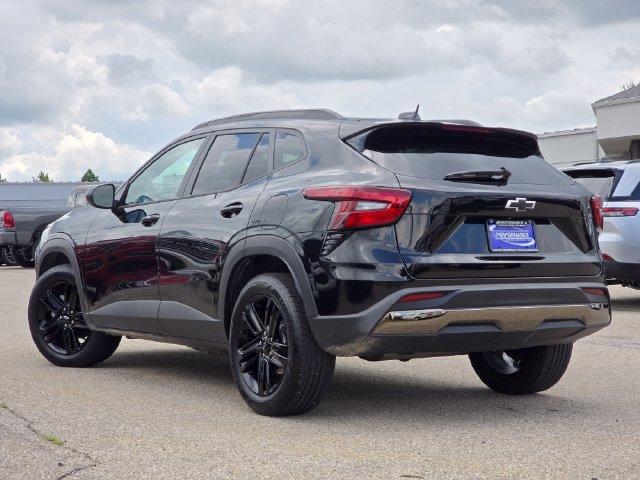 Used 2025 Chevrolet Trax ACTIV w/ Driver Confidence Package FWD image 19