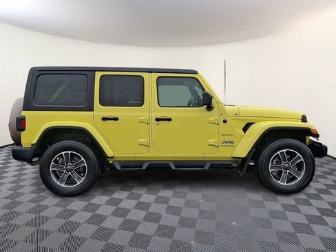 Used 2023 Jeep Wrangler Unlimited Sahara w/ Cold Weather Group AWD/4WD image 7