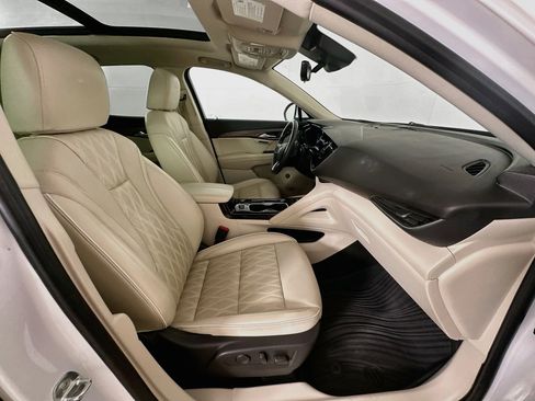 Used 2022 Buick Envision Avenir w/ Technology Package II FWD image 33
