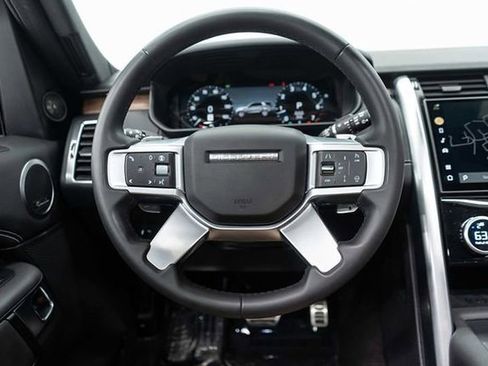 Used 2024 Land Rover Discovery Dynamic SE image 22