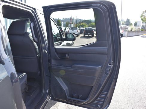 Certified 2025 Toyota Tacoma SR5 AWD/4WD image 22