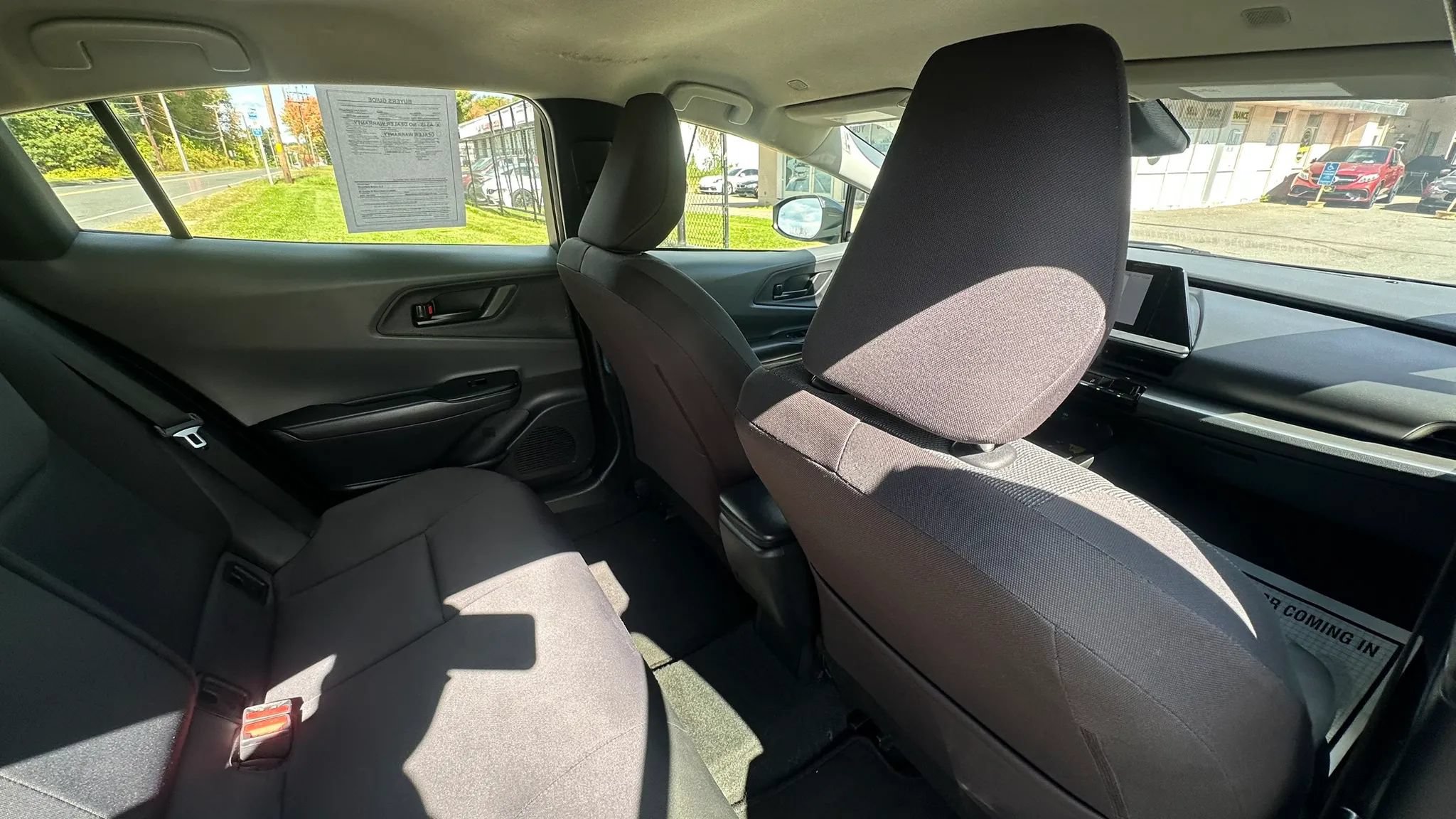 Used 2023 Toyota Prius LE FWD image 28
