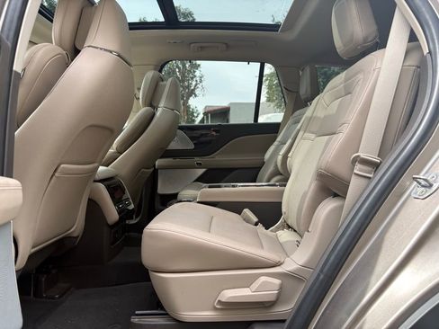 Used 2021 Lincoln Aviator Reserve w/ Equipment Group 201A RWD image 10