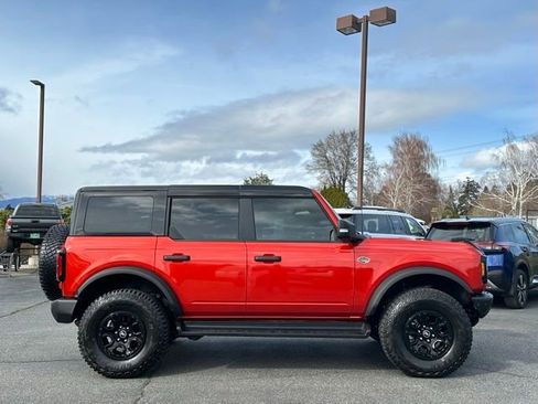 Used 2024 Ford Bronco Wildtrak image 2