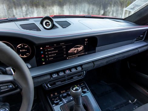 Used 2022 Porsche 911 GT3 image 38