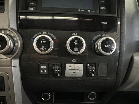 Used 2014 Toyota Sequoia Platinum image 23