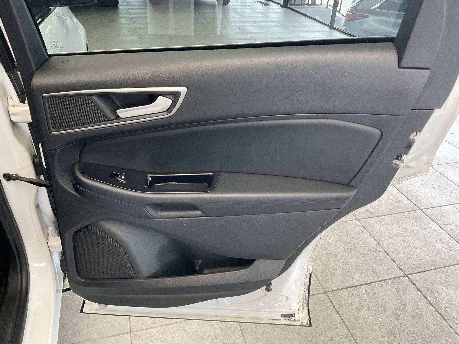 Used 2017 Ford Edge SEL w/ Equipment Group 201A AWD/4WD image 15