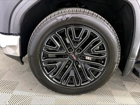 Used 2022 GMC Sierra 1500 SLT w/ SLT Premium Plus Package AWD/4WD image 7